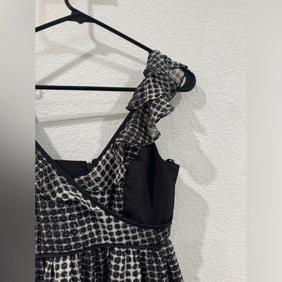 BCBGGeneration Y2K Babydoll Abstract Polka Dot Black Grey Mini Dress Size 0 - Picture 5 of 16